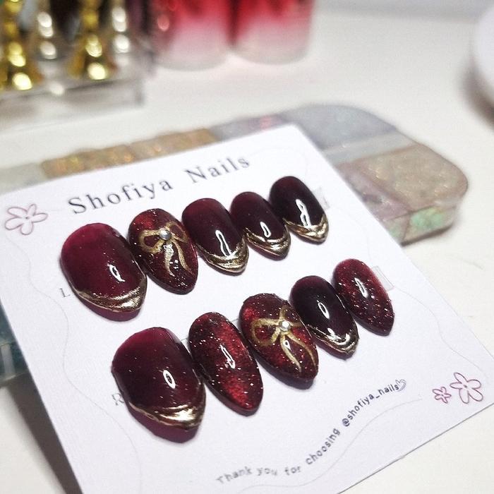 KUKU PALSU CANTIK BY SHOFIYA NAILS MAROON RIBBON GOLD PRESS ON NAIL NAIL ART HANDMADE WEDDING NAIL