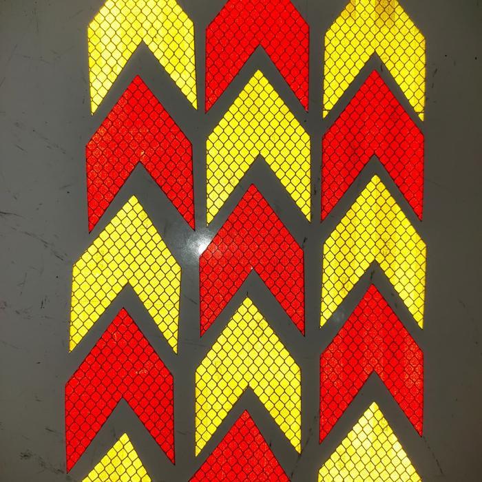 Modifikasi stiker mobil anak panah Reflektor panah safety otomotif