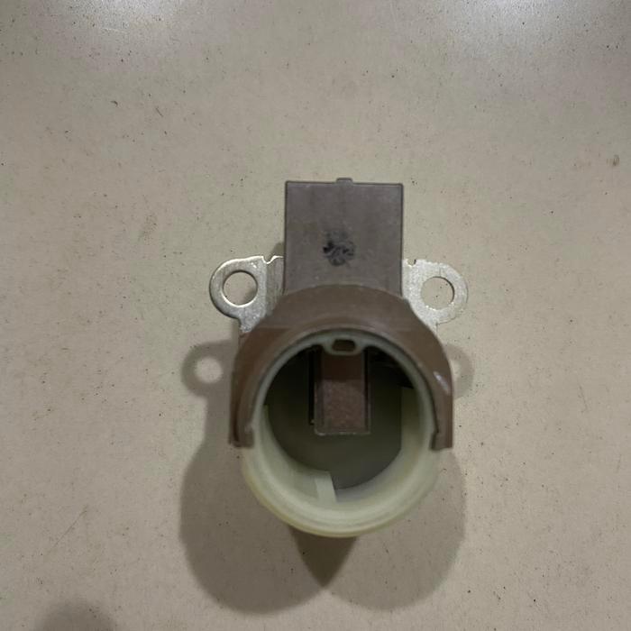 RUMAH KUL DINAMO CARBON BRUSH ALTENATOR DINAMO AMPERE AVANZA INNOVA PASSSS