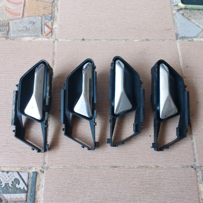 handle pintu dalam Mercedes Benz w124