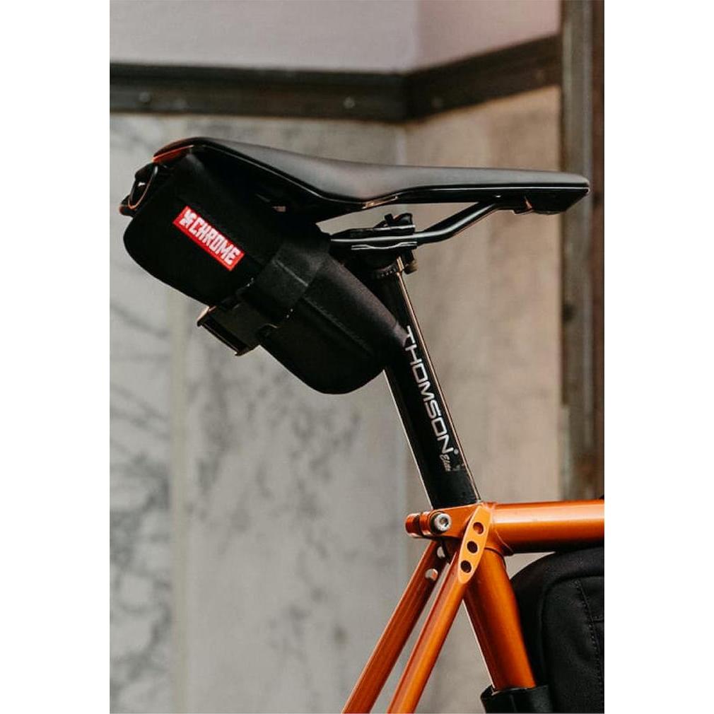 Aksesoris Sepeda Chrome Industries Doubletrack Saddle Roll Black
