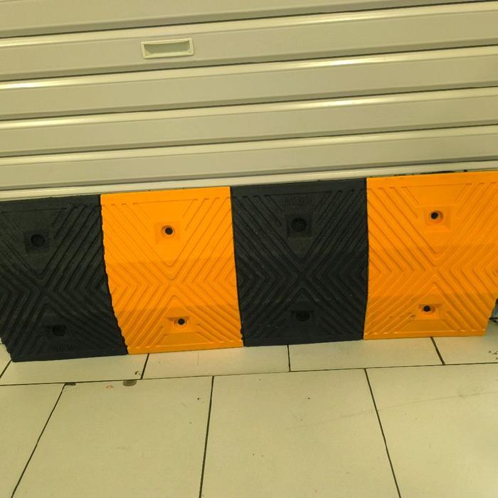 RUBBER SPEED HUMP / POLISI TIDUR / SPEED BUMP KARET / TINGGI 7 CM