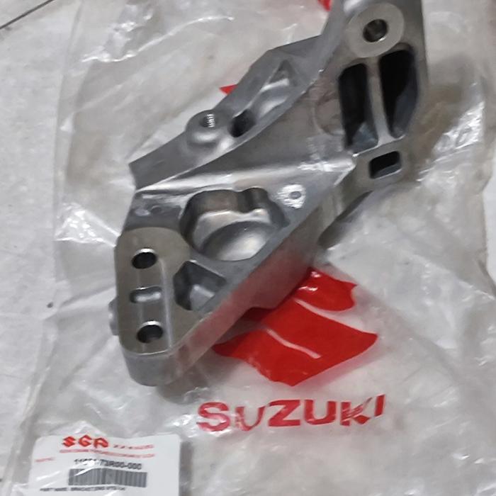KOMPONEN KAKI-KAKI MOBIL] BRACKET MOUNTING KIRI MANUAL ALL NEW ERTIGA, ERTIGA XL7 ASLI SGP SPAREPART