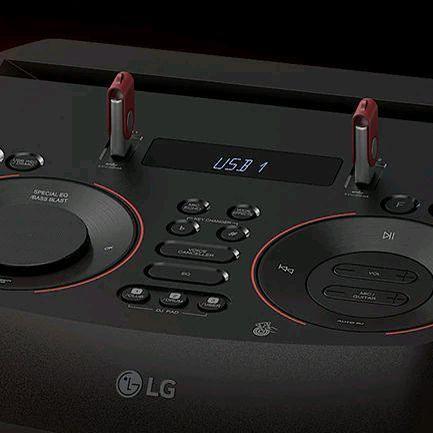 LG ELECTRONICS Speaker Karaoke XBOOM RNC9 Wireless Party Premium dengan Bass Bluetooth Dolby Audio