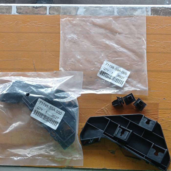 Bracket Braket Breket Plastik Dudukan Bumper Bemper Depan Crv Gen 2