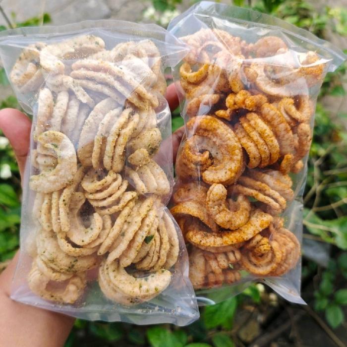 Kerupuk Keriting Daun Jeruk 2 Varian Rasa - Food Snacks Pedas Kering Krupuk Keripik Singkong