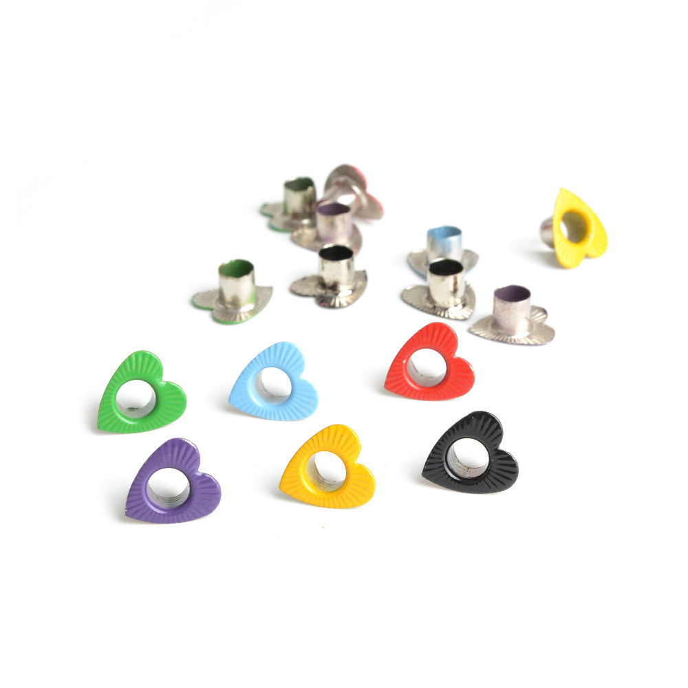 100 Buah Lubang Lubang Logam Hati Terukir untuk DIY Sepatu Scrapbooking Kerajinan Kulit Label Tas To