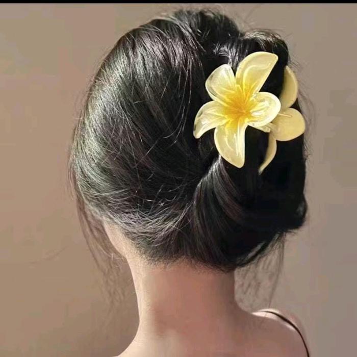 JEPIT RAMBUT BUNGA KAMBOJA JEPITAN RAMBUT CANTIK BUNGA KAMBOJA