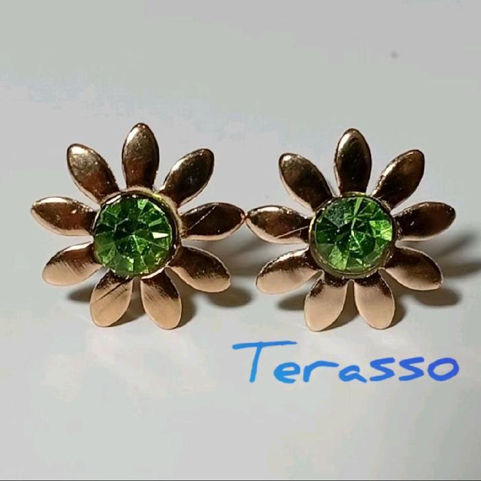 Anting bunga permata hijau