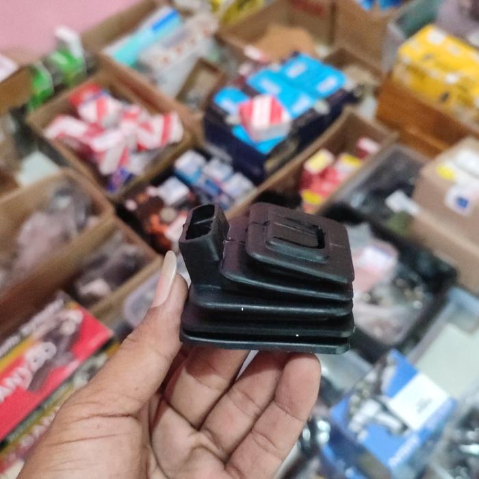 Karet Boot Garpu Perseneling Toyota Starlet 1E 2E