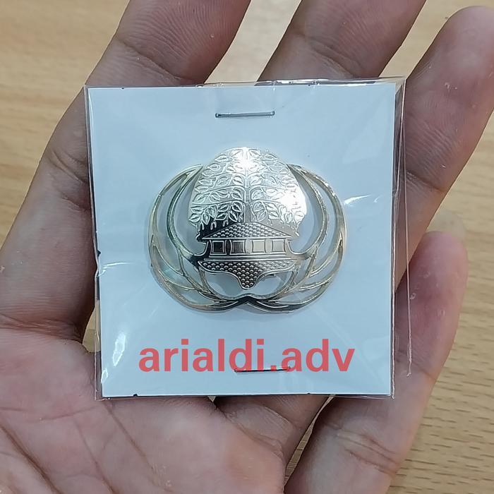 Pin korpri bolong kerancang silver korpri eching bolong silver magnet