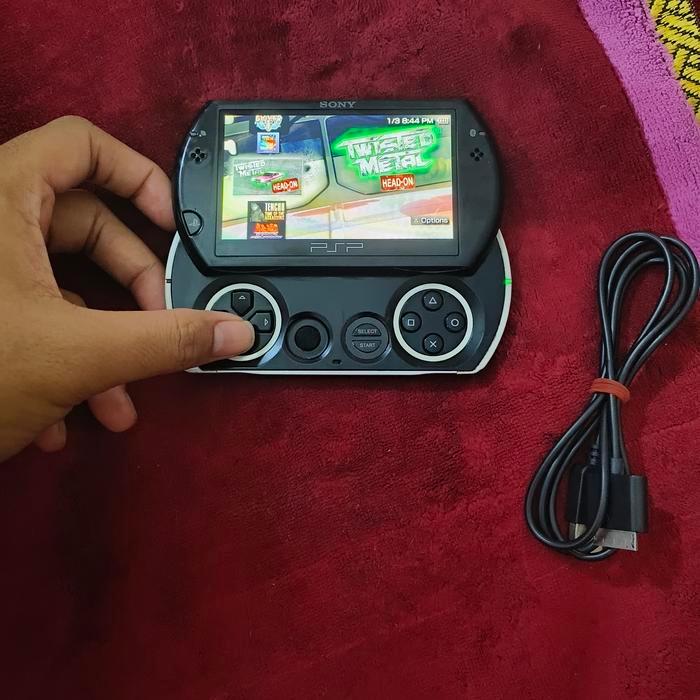 PSP GO SONY PSP GO 16 GB FULL GAME HITAM