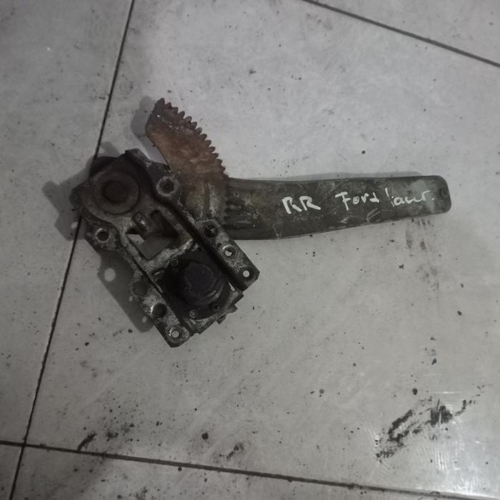 rel regulator kaca pintu belakang kanan Mazda 323 86-88 Ford laser 1.3