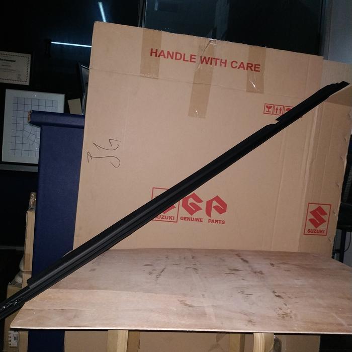 83841-61J00 Weatherstrip Rr Door Out Lh Suzuki Apv Arena
