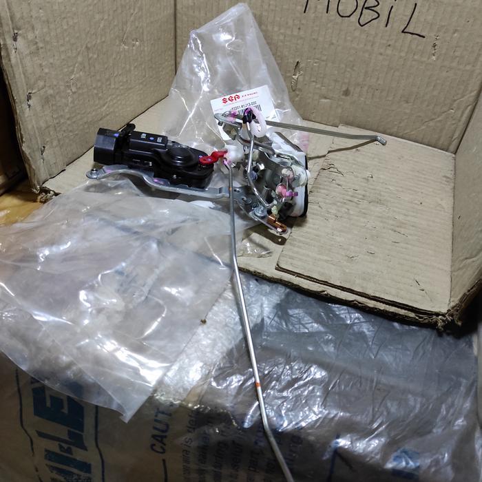 Door Lock Pintu Depan Apv Arena Original