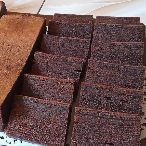 "New" Lapis Legit Coklat Spesial Basah 16x8cm - Food, Frozen Makanan Cemilan Cokelat Manis