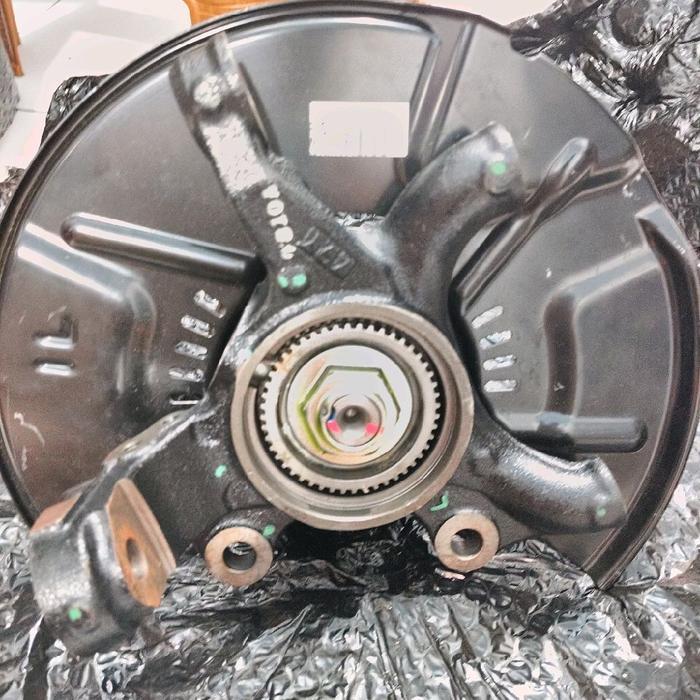 KNUKLE ASSY PLUS NAP RODA KNUKLE RODA DEPAN INNOVA REBORN 2016-2023 KANAN ATAU KIRI ORIGINAL PASSSS