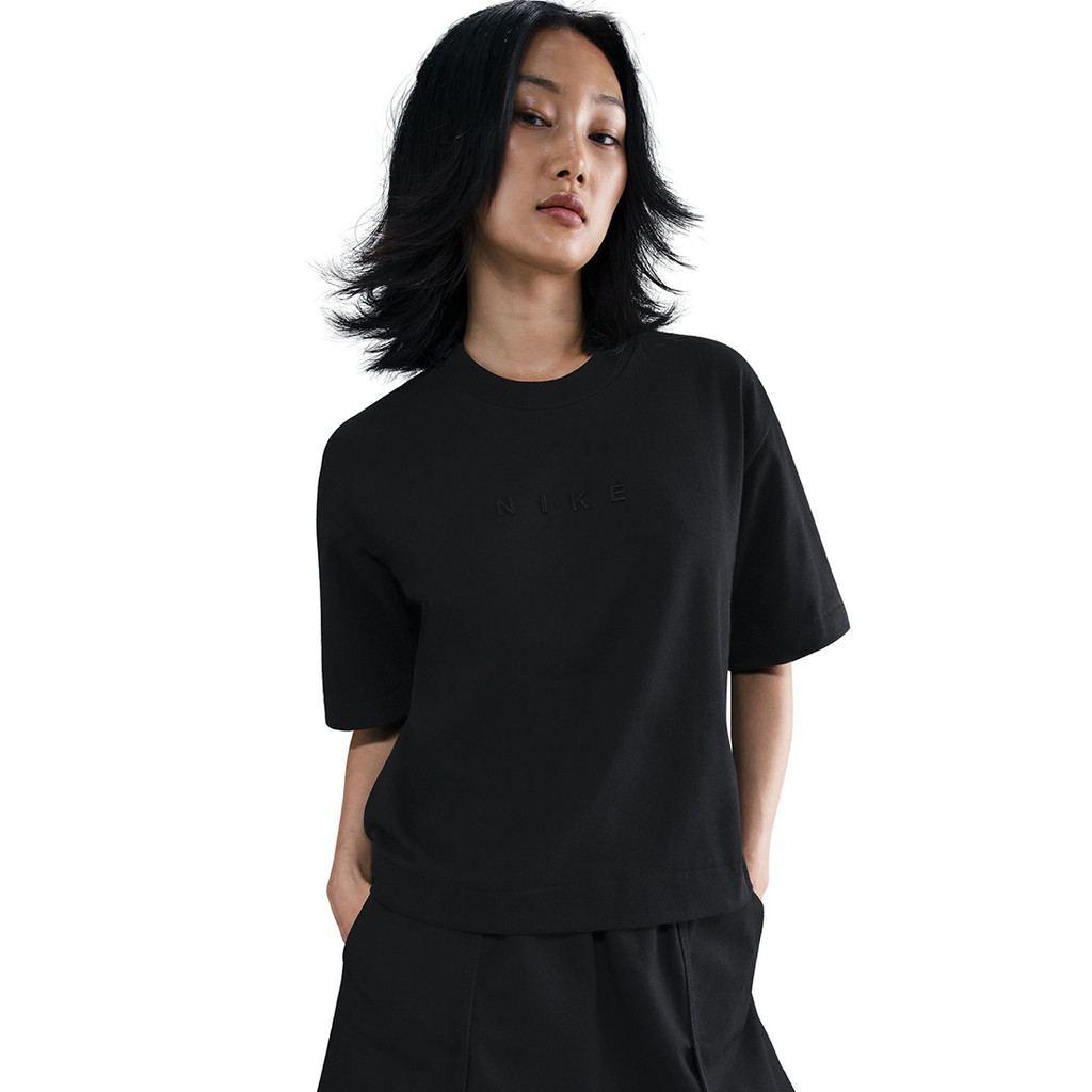 Nike Sportswear Boxy Short-Sleeve T-Shirt Wanita