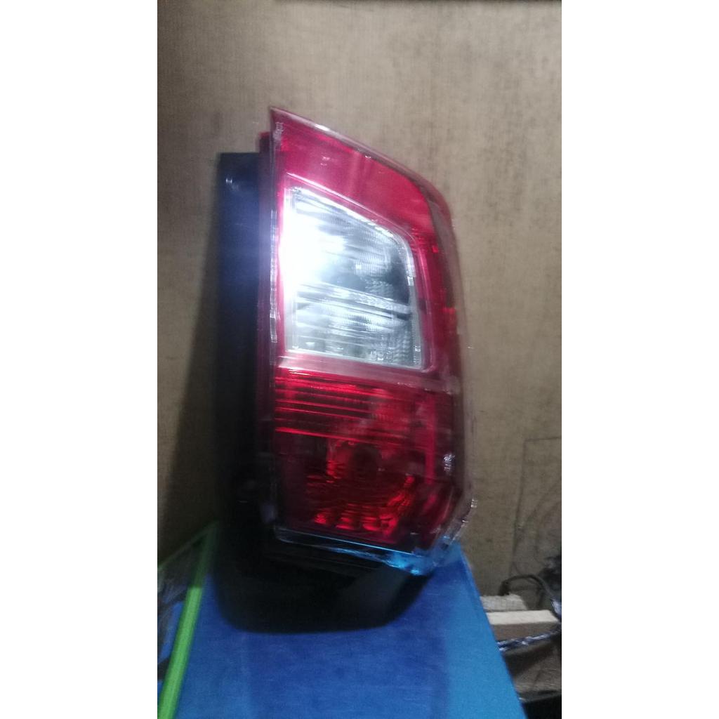 Stop Assy Lampu Belakang Toyota Cayla