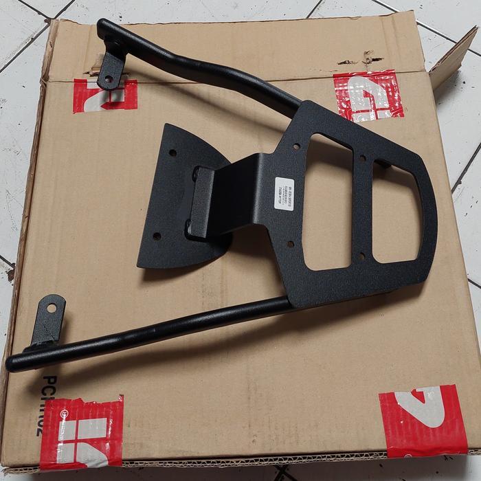 Breket Bracket Top Box Motor Givi Srv Vespa Super 150