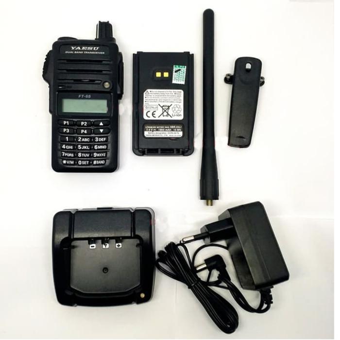 HT YAESU FT65 R DUALBAND VHF UHF YAESU FT-65R +FM RADIO BERGARANSI
