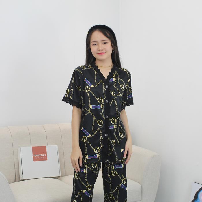 "New" ST Rantai Powysuit Baju Tidur One set Motif Rantai Bahan Satin Lengan Pendek Celana Panjang
