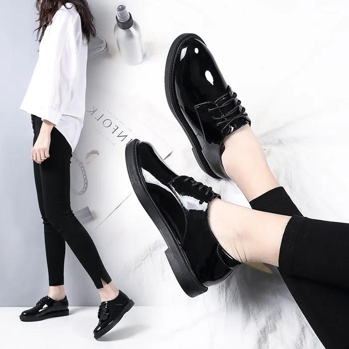 Aerostreet - Sepatu Kasual Wanita Korea Kekinian Boots Sneakers Glosy Mary Jane Oxford