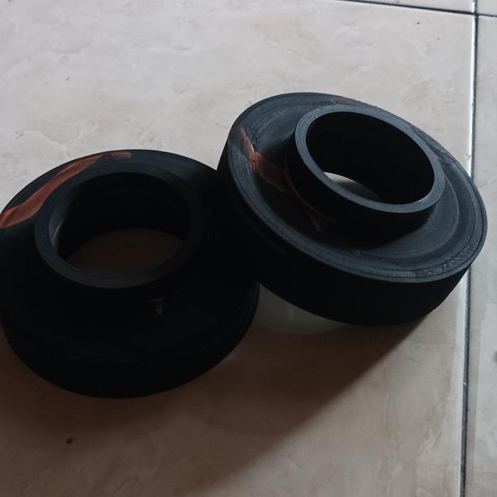 karet bantalan peninggi per belakang rocky, raize