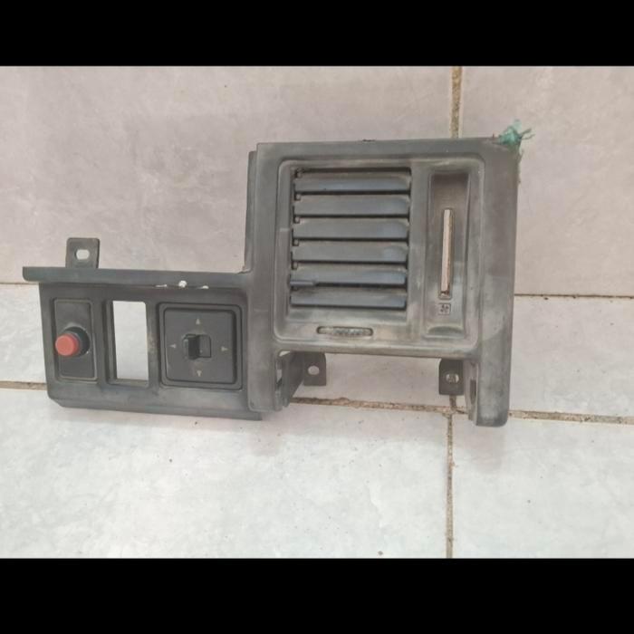 kisi-kisi AC kanan switch saklar elektrik mirror spion Mazda 323 86-88 elite trandy