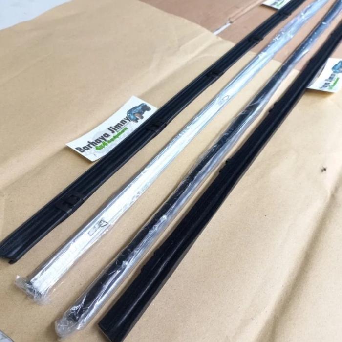 Pelipit Kaca Suzuki Jimny Katana