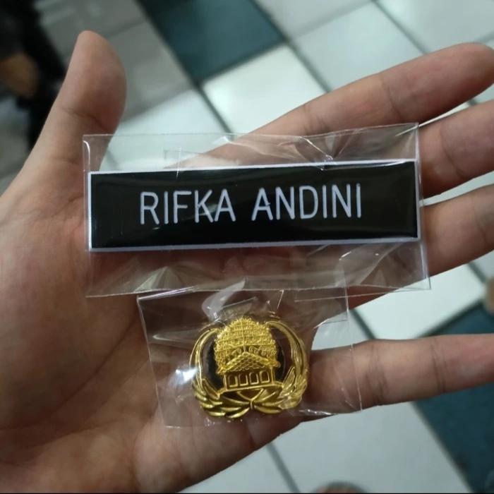 pin nama dada magnet dan pin korpri satu set