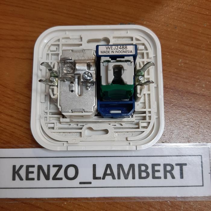 Outlet Data Cat 5E Panasonic + Tv Panasonic / Panasonic