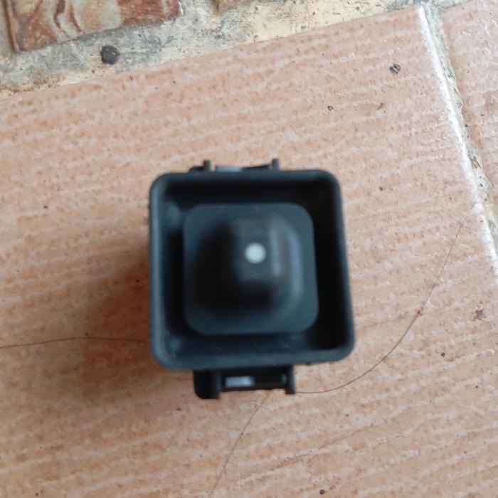 tombol spion mercy boxer w124