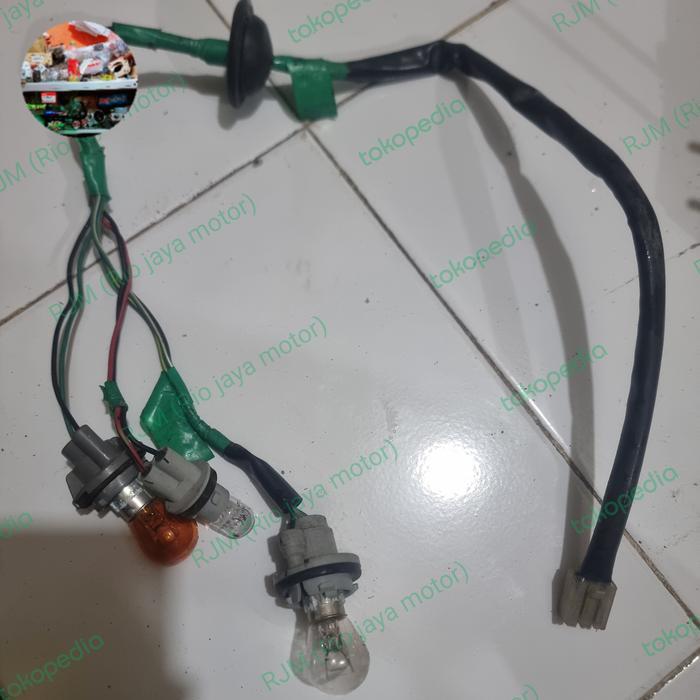 SOKET FITING LAMPU BELAKANG AVANZA XENIA 2012/2018