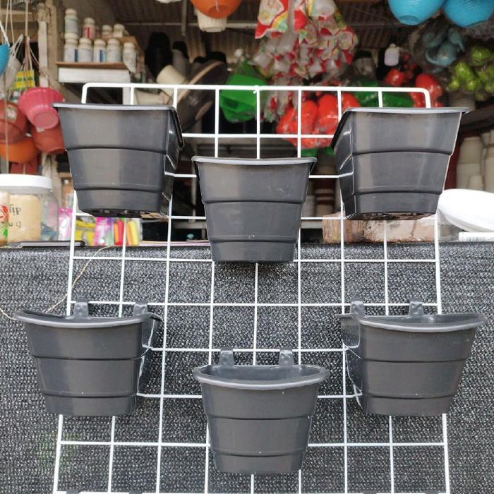 pot tempel//pot gantung//pot dinding// pot vertikal garden cantol manis S hitam