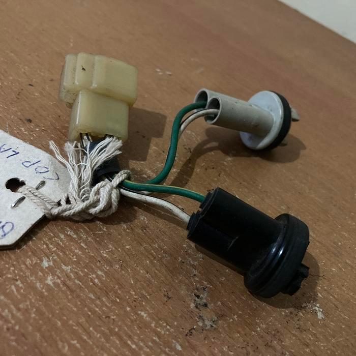 Soket Lampu Depan + Sen Corolla Ae80 Gl Ee80 Se Saloon Toyota Genuine