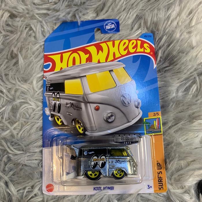 HOTWHEELS KOOL KOMBI ZAMAC ( KONDISI RANDOM)