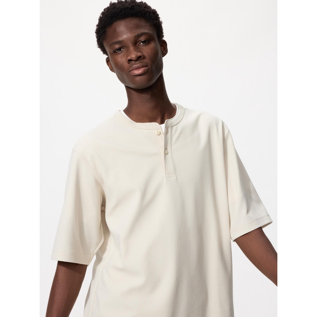 Uniqlo T-Shirt Dry Waffle Kerah Henley