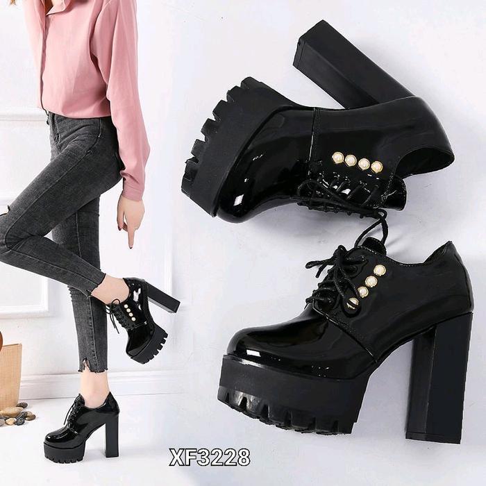 Donatello - Sepatu Boots High Heels Block Glossy Xf3228 Nll Merah Shoes