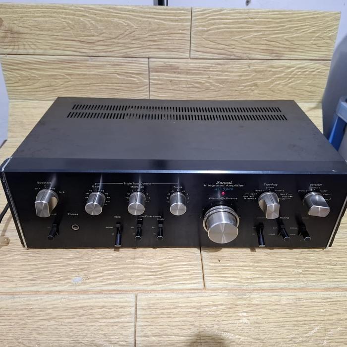 Ampli sansui AU-5900. suara normal,semua fungsi bagus tdk kresek2, balance ok, transistor output ori