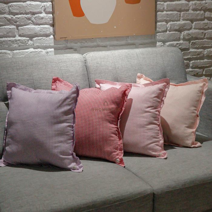 Terlaris Sarung Bantal Sofa 40x40cm motif Kotak-Kotak Gingham Aesthetic ala Korea/Bantal