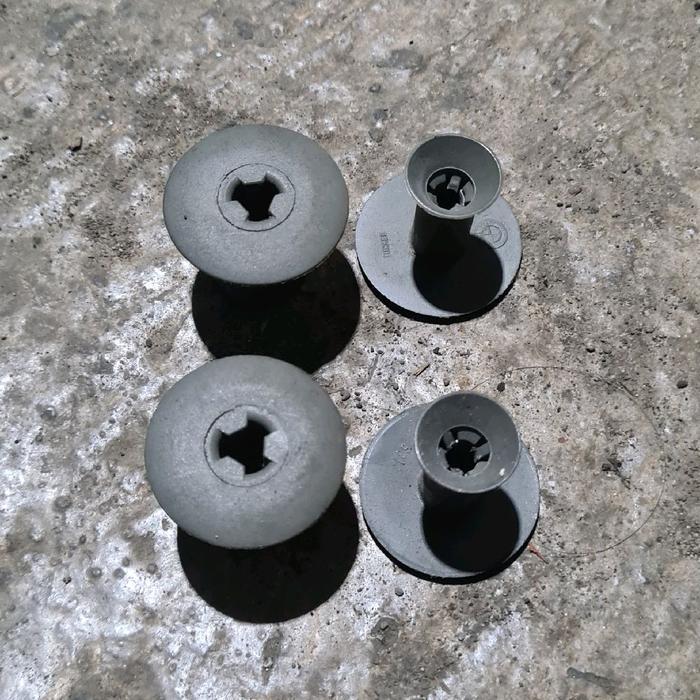 Kancingan klem cover bagasi belakang jok bmw e36