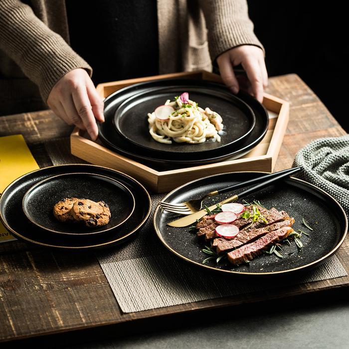 BLACK MATTE GOLD PLATE SERIES / PIRING SAJI MAKAN STEAK KERAMIK HITAM MATTE ESTETIK ELEGAN MEWAH