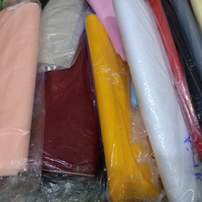 Kain Tile halus per meter