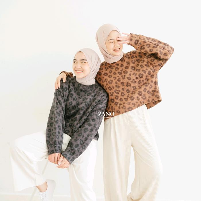 cnm ZANO BASICS Sweater Crop Leopard Atasan Wanita