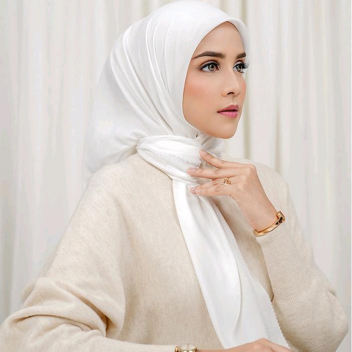 Hijab Buttonscarves Voal Polos Pin Logo Bs Pasti Ori