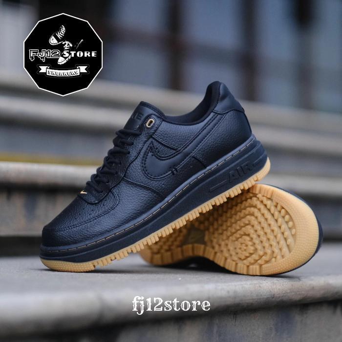 Sepatu Pria Sneakers Nike Air Force 1 Low Original Luxe Black Gum Tbk