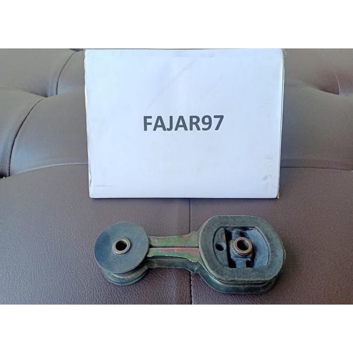 Pangkon mesin/engine mounting tengah depan suzuki Forsa SA410