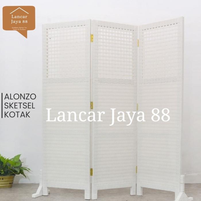 Pembatas Ruangan Minimalis Rotan Sintetis