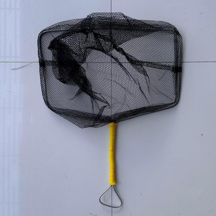 SEROK IKAN SEDANG SEROK IKAN KOI KOKI LELE KOTAK 30 CM